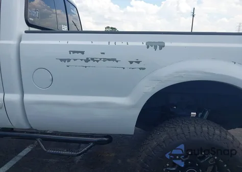 2002 Ford F-250 Lariat/Xl/Xlt из США, поврежденный, VIN 1FTNW21F72EC95736